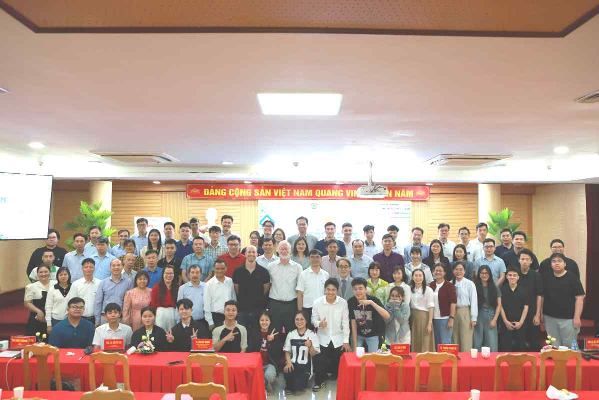 Ảnh lưu niệm sau hội thảo
